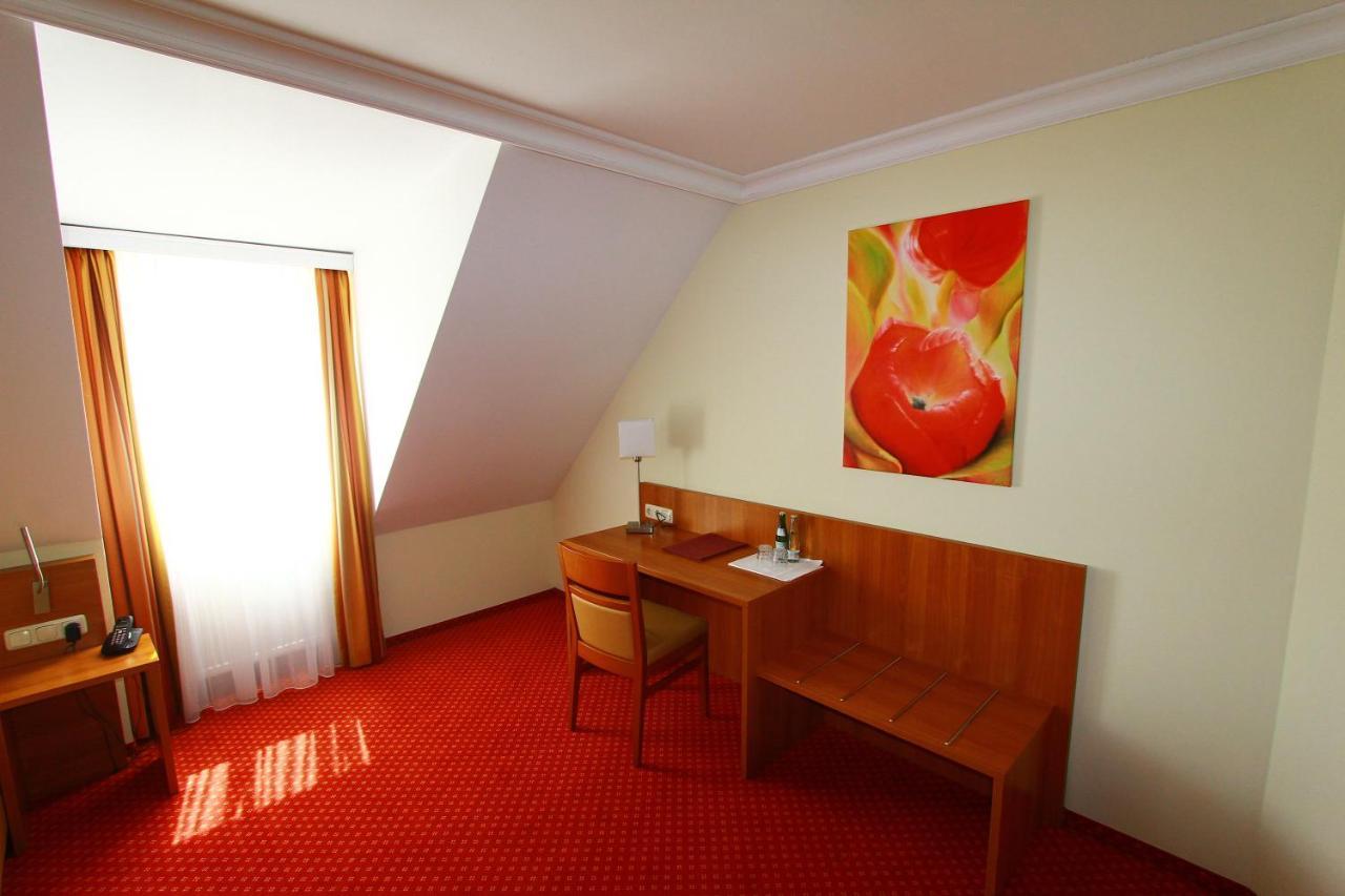 Abasto Hotel Eichenau ภายนอก รูปภาพ