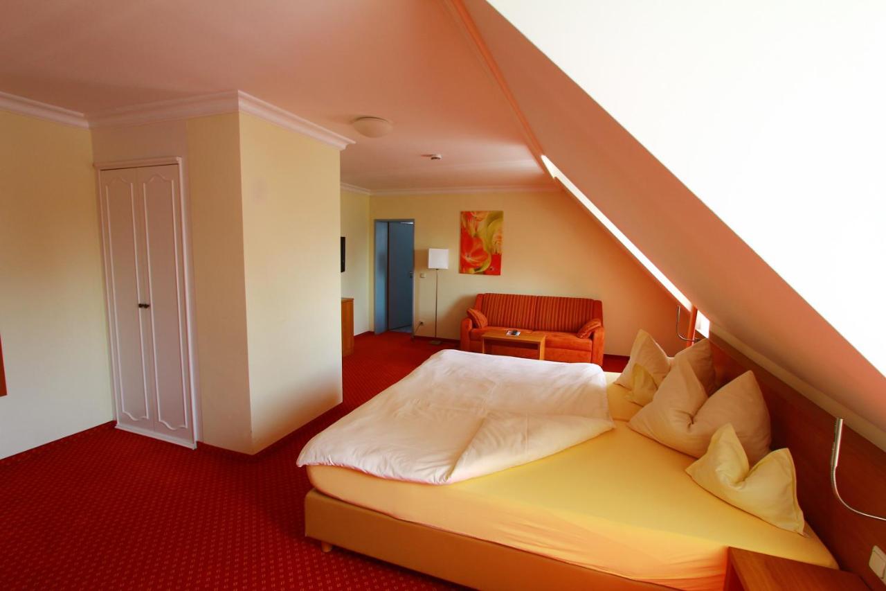 Abasto Hotel Eichenau ภายนอก รูปภาพ