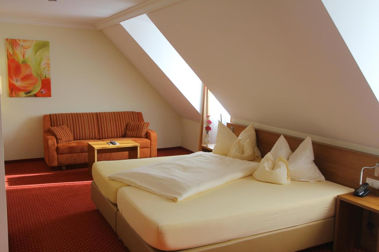 Abasto Hotel Eichenau ภายนอก รูปภาพ