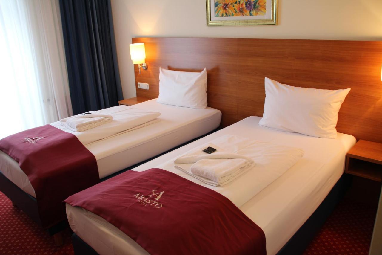Abasto Hotel Eichenau ภายนอก รูปภาพ